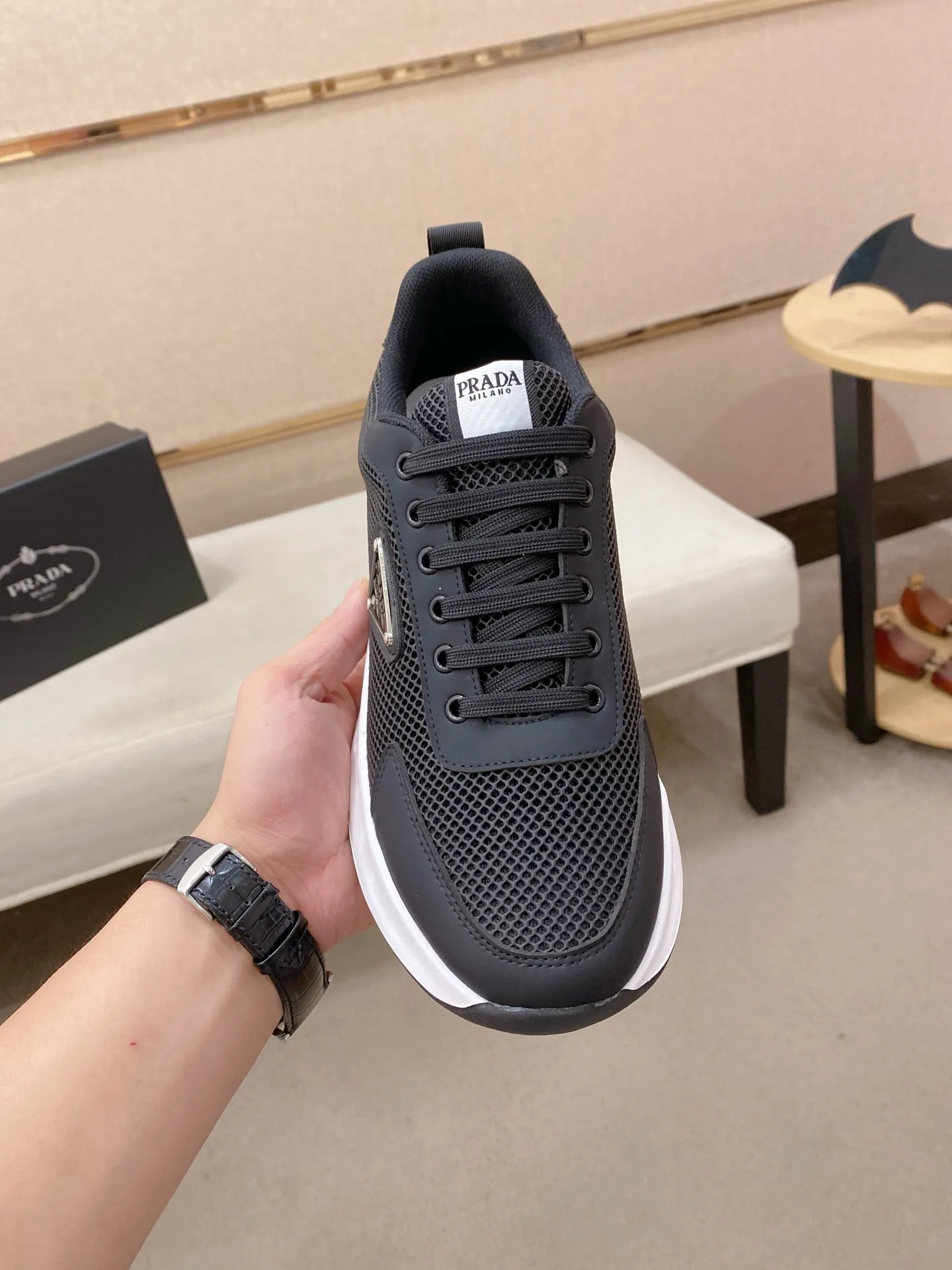 Men's men's shoes💰: 440💰[Prada～Prada] Trendy new styles are on the market. Same style as the official website. Counter quality. Original version. [Strong] [Strong] Imported selected first-layer cowhide. Comfortable and breathable sheepskin lining, fine workmanship, upper layer made of 100% pure cowhide, original last shape, comfortable on the feet, shoe sizes 38 to 44